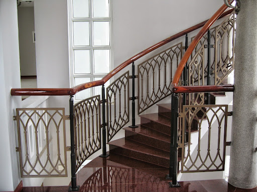 Ứng dụng cầu thang nhôm cho nhà đẹp